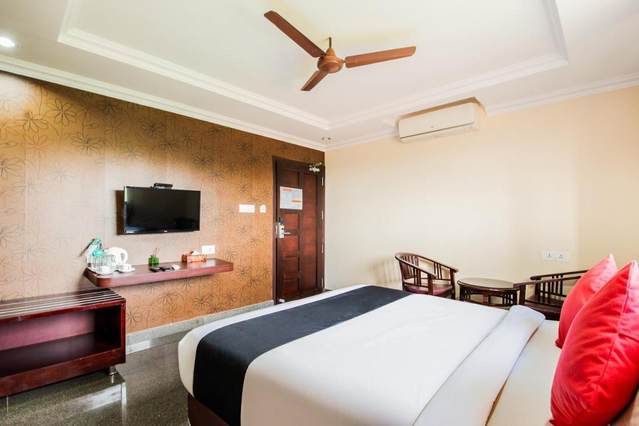 Vaccinated Staff- Capital O 22439 Ratna Forever Hotel Karkal Esterno foto