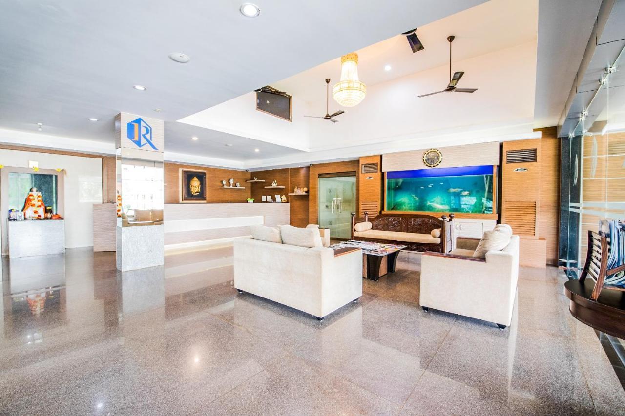Vaccinated Staff- Capital O 22439 Ratna Forever Hotel Karkal Esterno foto